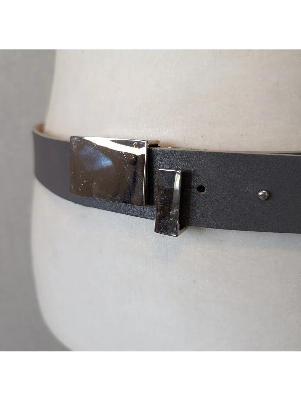 Lafayette 148 leather belt w/ architectural chrome buckle